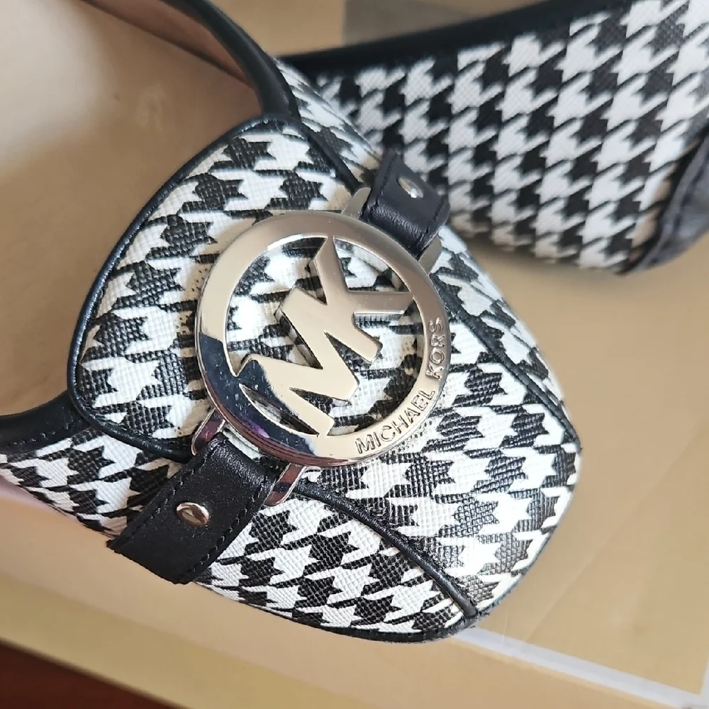 Michael Kors Black and White Houndstooth Flats - Picture 3 of 6